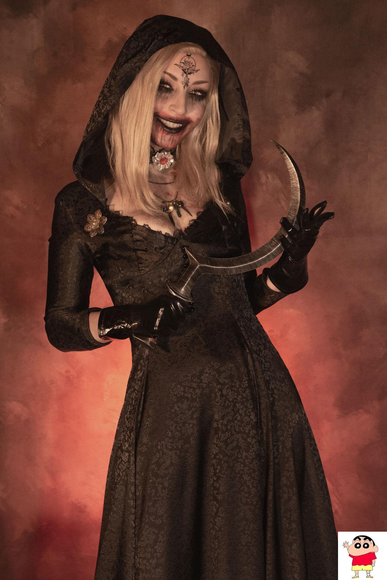 ShiroKitsune_-_Bela_Dimitrescu_(Resident_Evil_Village) (49P)